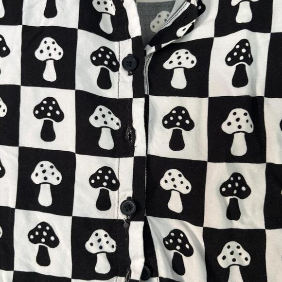 Black and White Checkered Mushroom Cropped Button Up T-shirt Retro Streetwear - Picture 4 of 4